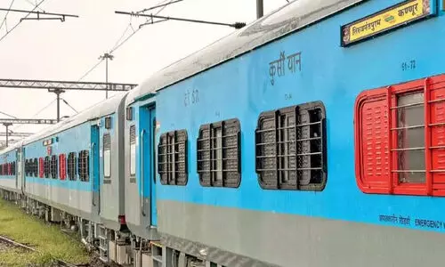 ജനശതാബ്ദി എക്‌സ്പ്രസ് എൻജിൻ തകരാറിലായി; ട്രെയിൻ ഗതാഗതം താളംതെറ്റിയത് രണ്ടര മണിക്കൂർ