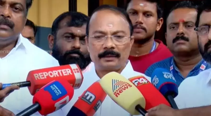 ഭഗവാന്റെ ഒരുതരി പൊന്നുപോലും നഷ്ടപ്പെടാൻ പാടില്ല, കുറ്റവാളികൾ ശിക്ഷിക്കപ്പെടും -പി.എസ്. പ്രശാന്ത് ഭഗവാന്റെ ഒരുതരി പൊന്നുപോലും നഷ്ടപ്പെടാൻ പാടില്ല, കുറ്റവാളികൾ ശിക്ഷിക്കപ്പെടും -പി.എസ്. പ്രശാന്ത്