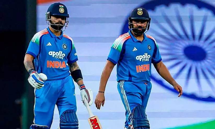 കണക്ക് തീർത്ത് മുൻനായകർ; ​​രോഹിത് ശർമക്ക് സെഞ്ച്വറി, വിരാട് കോഹ്‍ലിക്ക് അർധസെഞ്ച്വറി