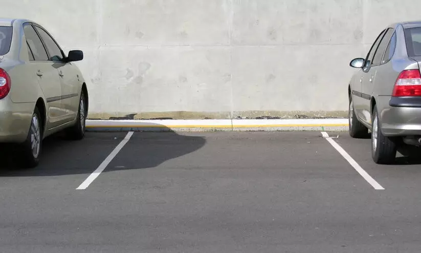 രോഗികൾക്ക് പ്രത്യേക പാർക്കിങ്: പുതിയ നിയമനിർമാണത്തിന് പാർലമെന്റിൽ നീക്കം രോഗികൾക്ക് പ്രത്യേക പാർക്കിങ്: പുതിയ നിയമനിർമാണത്തിന് പാർലമെന്റിൽ നീക്കം