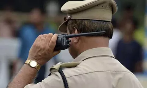 കടയുടമകളെ ഭീഷണിപ്പെടുത്തി പടക്കം വാങ്ങി; രണ്ടുപേർക്കെതിരെ കേസ്