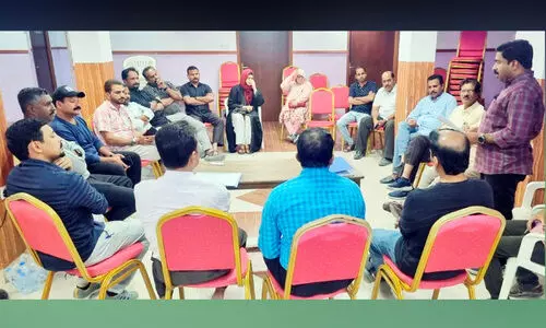 മു​ഖ്യ​മ​ന്ത്രി​യു​ടെ ഗ​ൾ​ഫ് സ​ന്ദ​ർ​ശ​നം രാ​ഷ്ട്രീ​യ നാ​ട​കം -​ഐ.​ഒ.​സി ഒ​മാ​ൻ കേ​ര​ള ഘ​ട​കം