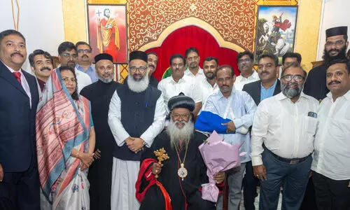 കാ​തോ​ലി​ക്ക ബാ​വ​ക്ക്‌ സ്വീ​ക​ര​ണം ന​ൽ​കി