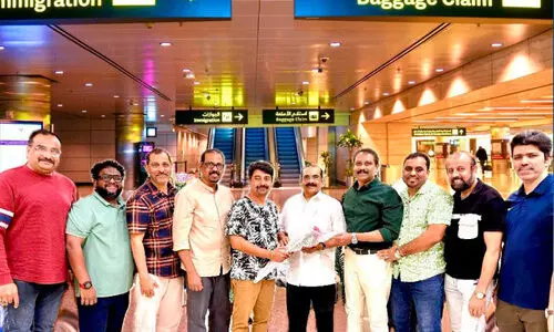 ര​മേ​ശ് പ​റ​മ്പ​ത്ത് എം.​എ​ൽ.​എ​ക്ക് സ്വീ​ക​ര​ണം