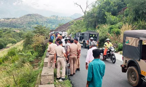 മറയൂരിൽ വിനോദ സഞ്ചാരികളും ജീപ്പ് ഡ്രൈവർമാരും ഏറ്റുമുട്ടി; 21 പേർക്ക്പരിക്ക്