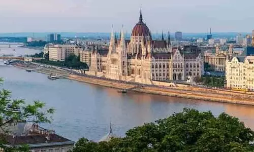 ഇന്ത്യൻ രൂപക്ക് ഏറ്റവും മൂല്യമുള്ള 10 രാജ്യങ്ങളുടെ പട്ടികയിതാ; കീശ ചോരാതെ ഇവിടേക്ക് യാത്ര ചെയ്യാം