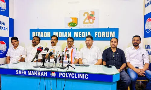 സഞ്ചിതൂക്കികൾ അല്ലാത്ത സാംസ്കാരിക പ്രവർത്തകർ പ്രതികരിച്ചുതുടങ്ങി -പഴകുളം മധു