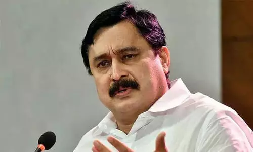 ‘ചോദ്യത്തിന് മറ്റേ ഭാഷയിൽ മറുപടി പറയേണ്ടിവരും’ എന്ന് കായികമന്ത്രി; മര്യാദയോടെ പെരുമാറണമെന്ന് പത്രപ്രവർത്തക യൂനിയൻ