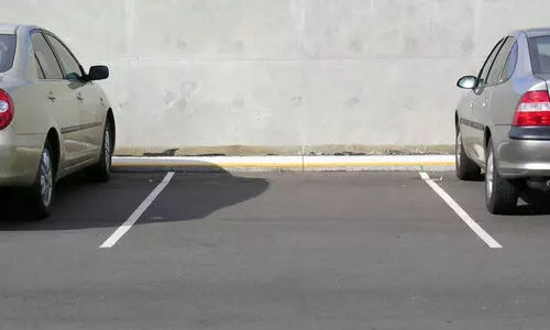 രോഗികൾക്ക് പ്രത്യേക പാർക്കിങ്: പുതിയ നിയമനിർമാണത്തിന് പാർലമെന്റിൽ നീക്കം