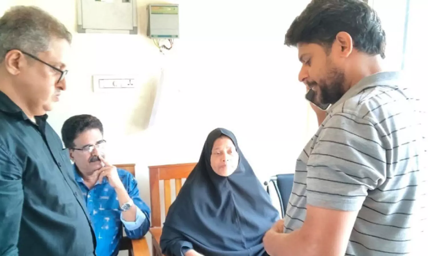 പണം തിരികെ ആവശ്യപ്പെട്ട് ഇരിക്കൂര്‍ ബാങ്കിൽ പ്രതിഷേധം