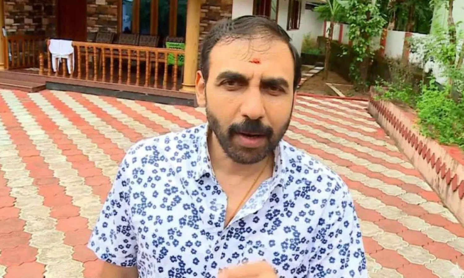 ഉ​ണ്ണി​കൃ​ഷ്ണ​ൻ പോ​റ്റി​യു​ടെ റി​യ​ൽ എ​സ്​​റ്റേ​റ്റ്​ ഇ​ട​പാ​ടു​ക​ളി​ൽ കൂ​ടു​ത​ൽ അ​​ന്വേ​ഷ​ണം