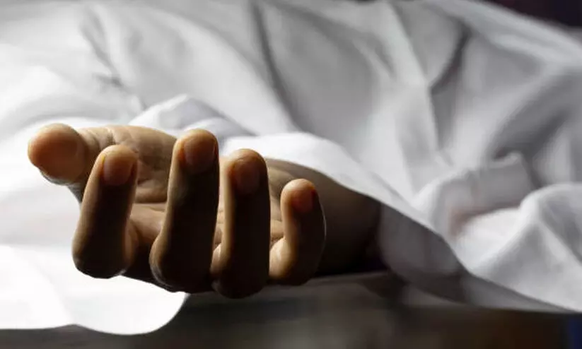 പഠിക്കാത്തതിന് ശകാരിച്ചു; മാതാവിനെ താലിമാലകൊണ്ട് കഴുത്തുമുറുക്കി കൊലപ്പെടുത്തി 14വയസുകാരൻ