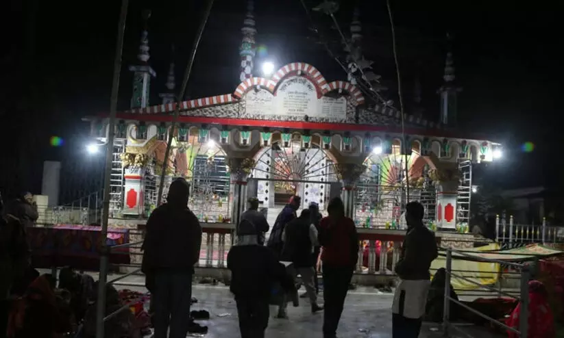 ഭക്തിയുടെ പാരമ്യത്തിൽ ജാതിയോ മതമോ ചക്ലയിലില്ല; ഉള്ളം നിറയുന്നത് സൂഫി സംഗീതത്താലും ഖവാലിയാലും ഭക്തിയുടെ പാരമ്യത്തിൽ ജാതിയോ മതമോ ചക്ലയിലില്ല; ഉള്ളം നിറയുന്നത് സൂഫി സംഗീതത്താലും ഖവാലിയാലും