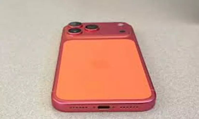 വാങ്ങിച്ച് ഒരു മാസത്തിനുള്ളിൽ ഓറഞ്ച് നിറം പിങ്കാവുന്നു; ഓറഞ്ച് ഐഫോണിന്റെ നിറം മങ്ങുന്നതിന്റെ കാരണങ്ങൾ വാങ്ങിച്ച് ഒരു മാസത്തിനുള്ളിൽ ഓറഞ്ച് നിറം പിങ്കാവുന്നു; ഓറഞ്ച് ഐഫോണിന്റെ നിറം മങ്ങുന്നതിന്റെ കാരണങ്ങൾ