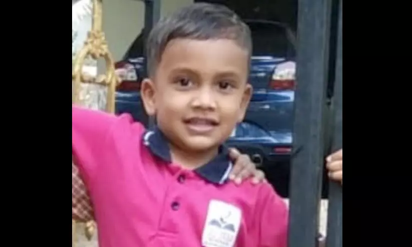 സ്കൂൾ കെട്ടിടത്തിൽനിന്ന് കാൽതെന്നി വീണ് പരിക്കേറ്റ് ചികിത്സയിലായിരുന്ന രണ്ടാം ക്ലാസ് വിദ്യാർഥി മരിച്ചു സ്കൂൾ കെട്ടിടത്തിൽനിന്ന് കാൽതെന്നി വീണ് പരിക്കേറ്റ് ചികിത്സയിലായിരുന്ന രണ്ടാം ക്ലാസ് വിദ്യാർഥി മരിച്ചു