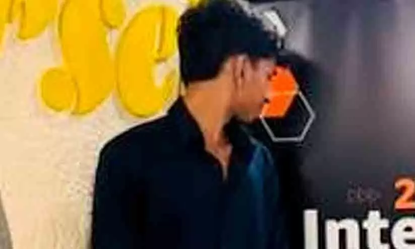 ഐ.ഐ.ടിക്കാരനായ മകന് ആമസോണിൽ ജോലി കിട്ടി; അച്ഛന്റെ പ്രതികരണം ഏറ്റെടുത്ത് നെറ്റിസൺസ് ഐ.ഐ.ടിക്കാരനായ മകന് ആമസോണിൽ ജോലി കിട്ടി; അച്ഛന്റെ പ്രതികരണം ഏറ്റെടുത്ത് നെറ്റിസൺസ്