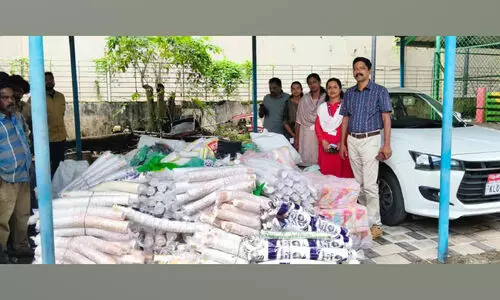 വൻ പ്ലാസ്റ്റിക് വേട്ട; 2000 കിലോ പിടിച്ചെടുത്തു വൻ പ്ലാസ്റ്റിക് വേട്ട; 2000 കിലോ പിടിച്ചെടുത്തു