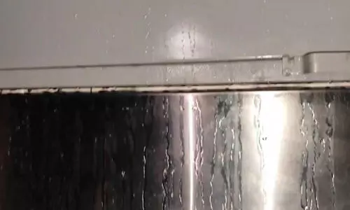 ദേ ​ചോ​രു​ന്നു, മൂ​ന്നു​ല​ക്ഷം!