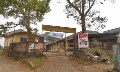 കറന്റ് പോയാൽഇരുട്ടിൽതപ്പി താലൂക്ക് ഓഫിസ് കറന്റ് പോയാൽഇരുട്ടിൽതപ്പി താലൂക്ക് ഓഫിസ്