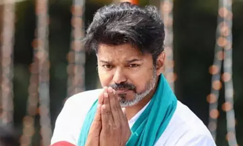 കരൂർ ദുരന്തം: വിജയ് ഇന്ന് മരിച്ചവരുടെ കുടുംബത്തെ കാണും