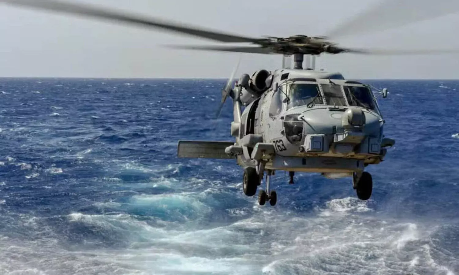 യു.എസ് നാവികസേനയുടെ യുദ്ധവിമാനവും ഹെലികോപ്ടറും ദക്ഷിണ ചൈനാ കടലിൽ തകർന്നുവീണു; അപകട കാരണം അജ്ഞാതം