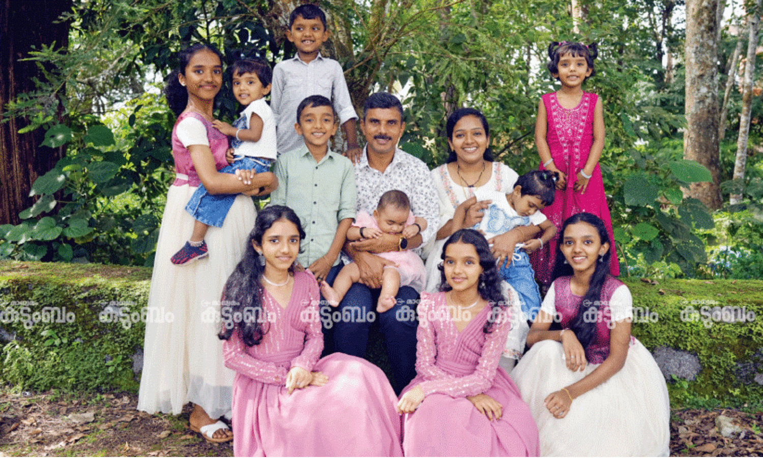 ‘ഞാൻ കരഞ്ഞ് പ്രാർഥിച്ചു, ഈശോയേ, ഞങ്ങൾക്ക് ഒത്തിരി മക്കൾ വേണം’ -10 മക്കളുള്ള ഈ കുടുംബത്തിൽ സന്തോഷത്തിന് കണക്കില്ല