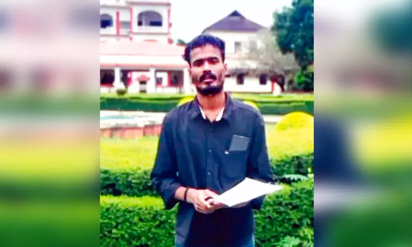 ഈ ഫീസ് താങ്ങില്ല, ഇനി ഞാൻ മടങ്ങട്ടെ, വിജ്ഞാപനത്തേക്കാൾ പല മടങ്ങ് ഫീസ്; ടി.സി വാങ്ങി ബി.എസ് സി അഗ്രികൾച്ചർ വിദ്യാർഥി ഈ ഫീസ് താങ്ങില്ല, ഇനി ഞാൻ മടങ്ങട്ടെ, വിജ്ഞാപനത്തേക്കാൾ പല മടങ്ങ് ഫീസ്; ടി.സി വാങ്ങി ബി.എസ് സി അഗ്രികൾച്ചർ വിദ്യാർഥി