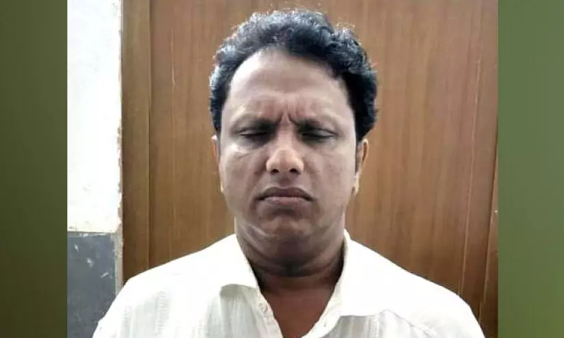 സ്വത്തിനുവേണ്ടി മാതാവിനെ വധിക്കാൻ ശ്രമിച്ച മധ്യവയസ്കൻ പിടിയില് സ്വത്തിനുവേണ്ടി മാതാവിനെ വധിക്കാൻ ശ്രമിച്ച മധ്യവയസ്കൻ പിടിയില്