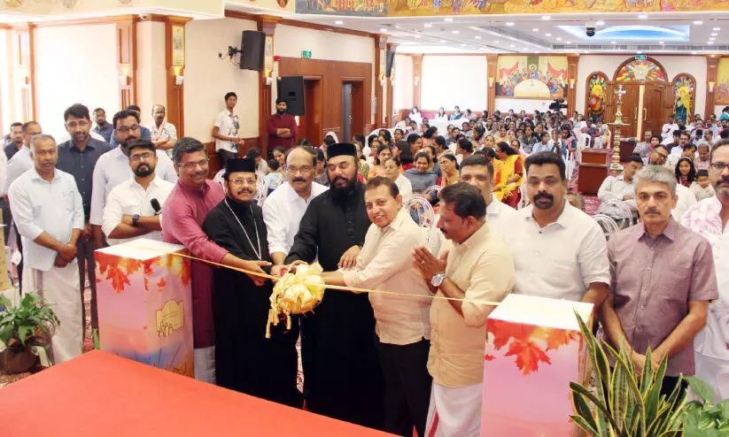 സെൻറ് മേ​രീ​സ് ക​ത്തീ​ഡ്ര​ലി​ല്‍ ആ​ദ്യ ഫ​ല​പ്പെ​രു​ന്നാ​ള്‍ ആ​രം​ഭി​ച്ചു