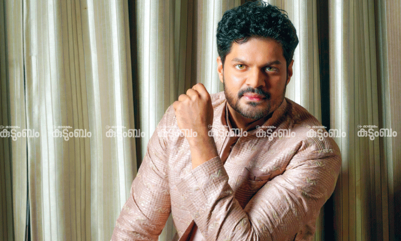 ‘ഈ ലുക്ക് വെച്ച് ഇവിടെ നിൽക്കാതെ ബോളിവുഡിൽ ട്രൈ ചെയ്യൂ എന്നായിരുന്നു സംവിധായകൻ സിദ്ദീഖ് പറഞ്ഞത്’ -നടൻ സുദേവ് നായർ സിനിമയും ജീവിതവും പറയുന്നു