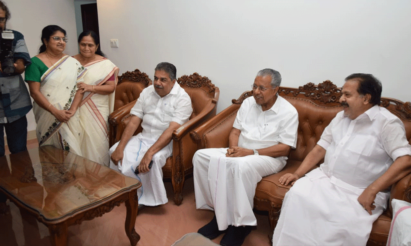 Kerala CM at Ramesh Chennithalas house