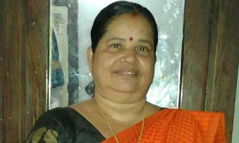 ബസ് സ്റ്റാൻഡിലെ ശുചിമുറിയിൽ യാത്രക്കാരി കുഴഞ്ഞു വീണു മരിച്ചു ബസ് സ്റ്റാൻഡിലെ ശുചിമുറിയിൽ യാത്രക്കാരി കുഴഞ്ഞു വീണു മരിച്ചു