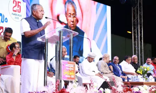 ഒ​മാ​ൻ സ​ന്ദ​ർ​ശ​നം പൂ​ർ​ത്തി​യാ​ക്കി മു​ഖ്യ​മ​ന്ത്രി മ​ട​ങ്ങി