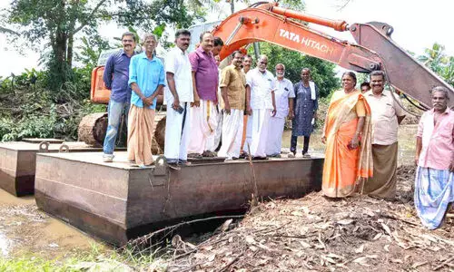 നീരൊഴുക്ക്​ നിലച്ച്​ കൊടുതുരുത്ത്-നാണുപ്പറമ്പ് തോട് ആഴം കൂട്ടി വീണ്ടെടുക്കാൻ പദ്ധതി
