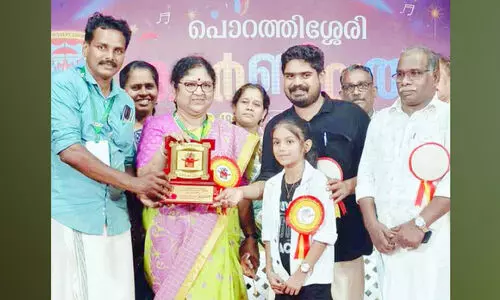 ആശാനും പിള്ളേരും പിന്നെ, ആയിശക്കുട്ടിയും