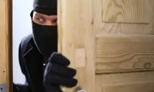 ആശങ്കക്ക് ഇടയാക്കി പെരുമ്പാവൂരിൽ മോഷണം വ്യാപകം ആശങ്കക്ക് ഇടയാക്കി പെരുമ്പാവൂരിൽ മോഷണം വ്യാപകം