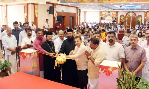 സെൻറ് മേ​രീ​സ് ക​ത്തീ​ഡ്ര​ലി​ല്‍ ആ​ദ്യ ഫ​ല​പ്പെ​രു​ന്നാ​ള്‍ ആ​രം​ഭി​ച്ചു