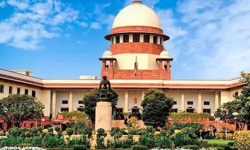 ഇന്ത്യയിലെ എല്ലാ ഡിജിറ്റൽ അറസ്റ്റ് തട്ടിപ്പ് കേസുകളും സി.ബി.ഐക്ക് കൈമാറിയേക്കുമെന്ന് സുപ്രീംകോടതി ഇന്ത്യയിലെ എല്ലാ ഡിജിറ്റൽ അറസ്റ്റ് തട്ടിപ്പ് കേസുകളും സി.ബി.ഐക്ക് കൈമാറിയേക്കുമെന്ന് സുപ്രീംകോടതി