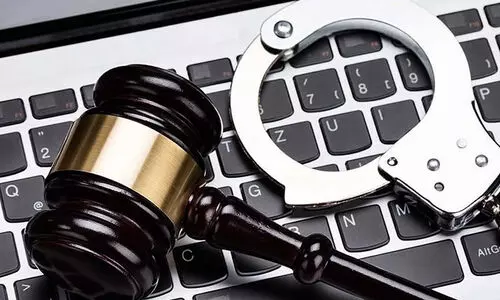 ‘നാട്ടിലേക്ക് പോകണം’ എന്ന് വിഡിയോ: വ്യാജ വിവരങ്ങൾ പ്രചരിപ്പിച്ച ഇന്ത്യക്കാരനെതിരെ നിയമനടപടി ‘നാട്ടിലേക്ക് പോകണം’ എന്ന് വിഡിയോ: വ്യാജ വിവരങ്ങൾ പ്രചരിപ്പിച്ച ഇന്ത്യക്കാരനെതിരെ നിയമനടപടി