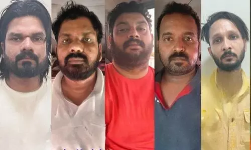 അഞ്ച് മലയാളി യുവാക്കളെ കാണാനില്ലെന്ന് ബന്ധുക്കളുടെ പരാതി; തമിഴ്നാട് പൊലീസിന്റെ പിടിയിലെന്ന് കണ്ടെത്തി; അറസ്റ്റിലായത് നാലരക്കോടിയുടെ സ്വർണം തട്ടിയെന്ന കേസിൽ