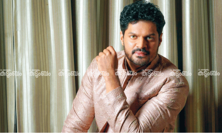 ‘ഈ ലുക്ക് വെച്ച് ഇവിടെ നിൽക്കാതെ ബോളിവുഡിൽ ട്രൈ ചെയ്യൂ എന്നായിരുന്നു സംവിധായകൻ സിദ്ദീഖ് പറഞ്ഞത്’ -നടൻ സുദേവ് നായർ സിനിമയും ജീവിതവും പറയുന്നു