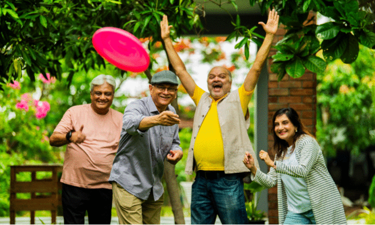 മുതിർന്ന പൗരന്മാരിൽ 43 ശതമാനം പേർ അവഗണനക്കിരയാകുന്നു, 28 ശതമാനം പേർ ശാരീരിക ഉപദ്രവത്തിനും; അറിയാം, പ്രായമായവരെ പരിചരിക്കാനും സന്തുഷ്ടരാക്കാനുമുള്ള വഴികൾ