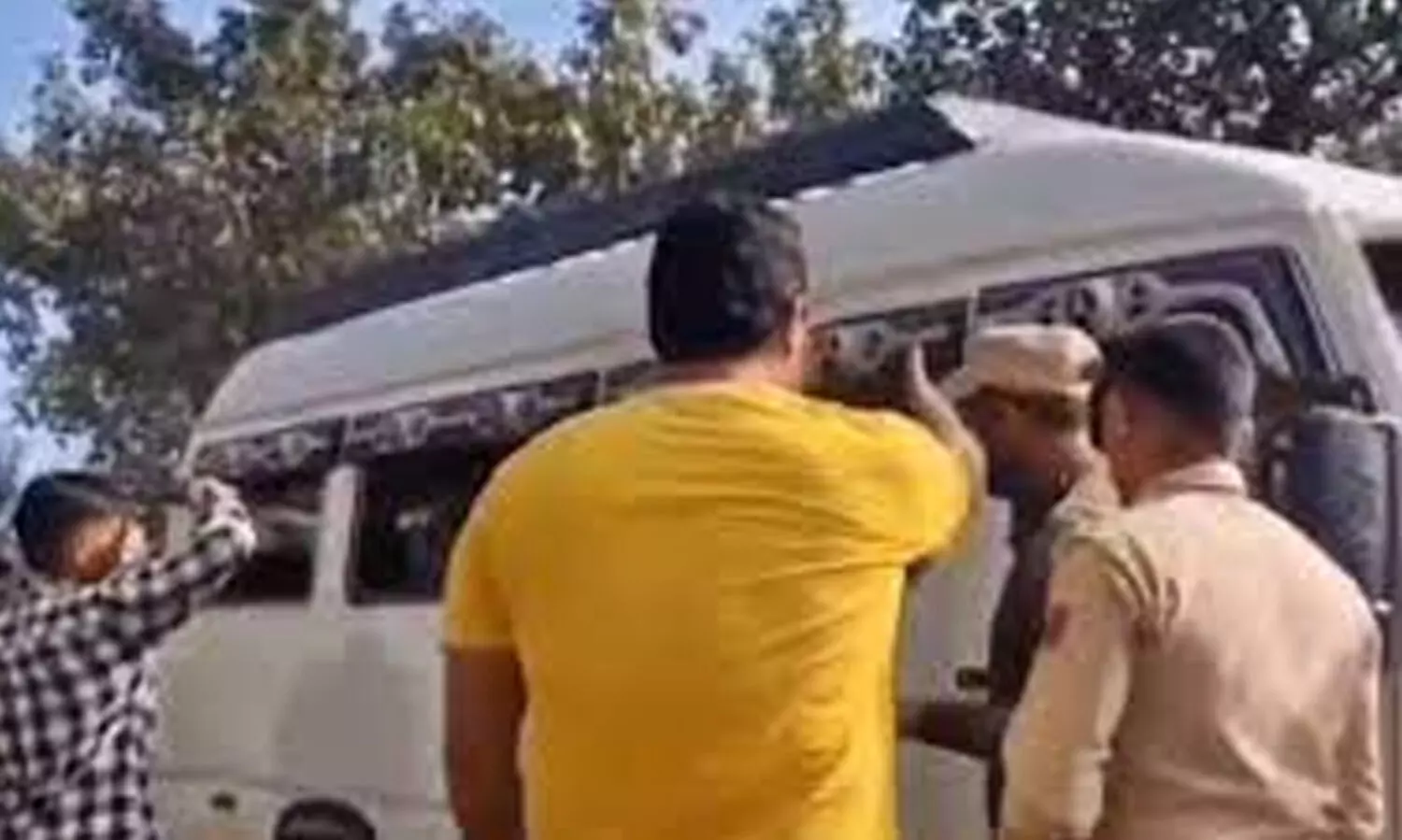 വീണ്ടും ക്രൈസ്തവ പുരോഹിതർക്ക് മർദനം; മതംമാറ്റത്തിന് കേസുമെടുത്തു