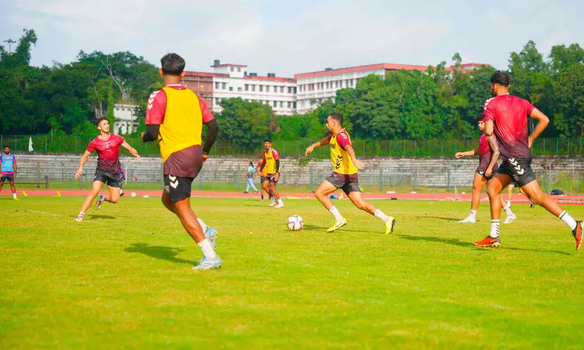 കൊമ്പന്മാരെ തളക്കാൻ മലപ്പുറം ഇന്നിറങ്ങും