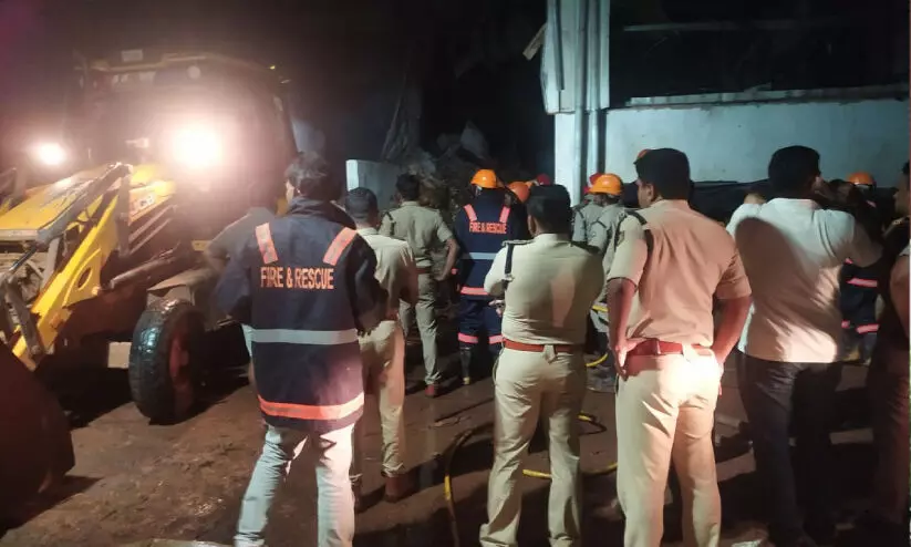 പ്ലൈവുഡ് ഫാക്ടറിയിലെ പൊട്ടിത്തെറി; കിലോമീറ്ററുകൾ അകലെവരെ പ്രകമ്പനം പ്ലൈവുഡ് ഫാക്ടറിയിലെ പൊട്ടിത്തെറി; കിലോമീറ്ററുകൾ അകലെവരെ പ്രകമ്പനം