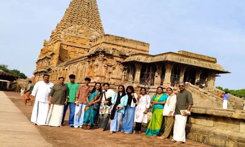 ഇവരുടെ ബുദ്ധി വിമാനം തന്നെ ! എ പ്ലസ് ജേതാക്കൾക്ക് സൗജന്യ വിമാന യാത്ര ഒരുക്കി പരപ്പനങ്ങാടി നെടുവ ഗവ. ഹൈസ്കൂൾ ഇവരുടെ ബുദ്ധി വിമാനം തന്നെ ! എ പ്ലസ് ജേതാക്കൾക്ക് സൗജന്യ വിമാന യാത്ര ഒരുക്കി പരപ്പനങ്ങാടി നെടുവ ഗവ. ഹൈസ്കൂൾ