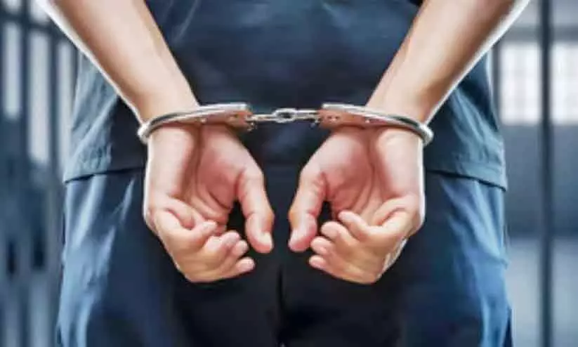 പ്ര​ധാ​ന​മ​ന്ത്രി തൊ​ഴി​ൽ ദാ​യ​ക പ​ദ്ധ​തി​യു​ടെ മ​റ​വി​ൽ ത​ട്ടി​പ്പ്; യു​വ​തി അ​റ​സ്റ്റി​ൽ