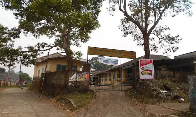 വൈത്തിരി താലൂക്ക് ഓഫിസ് ഇരുട്ടിൽനിന്ന് കരകയറും വൈത്തിരി താലൂക്ക് ഓഫിസ് ഇരുട്ടിൽനിന്ന് കരകയറും