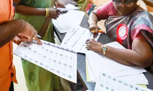 കേ​ര​ള​ത്തി​ൽ എ​സ്.​ഐ.​ആ​ർ ഇ​ന്ന് മു​ത​ൽ; 2002 വോട്ടർ പട്ടികയിൽ പേര് ഇല്ലാത്തവർ ചെ​യ്യേണ്ടത്