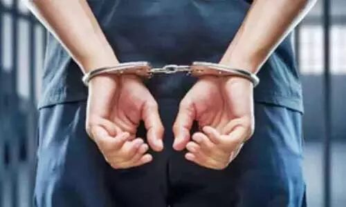 പ്ര​ധാ​ന​മ​ന്ത്രി തൊ​ഴി​ൽ ദാ​യ​ക പ​ദ്ധ​തി​യു​ടെ മ​റ​വി​ൽ ത​ട്ടി​പ്പ്; യു​വ​തി അ​റ​സ്റ്റി​ൽ